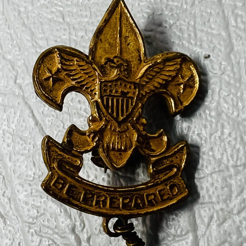 Vintage BSA Fleur De Lis Pin Tie Tack Gold Tone Be Prepared Scout Official Badge